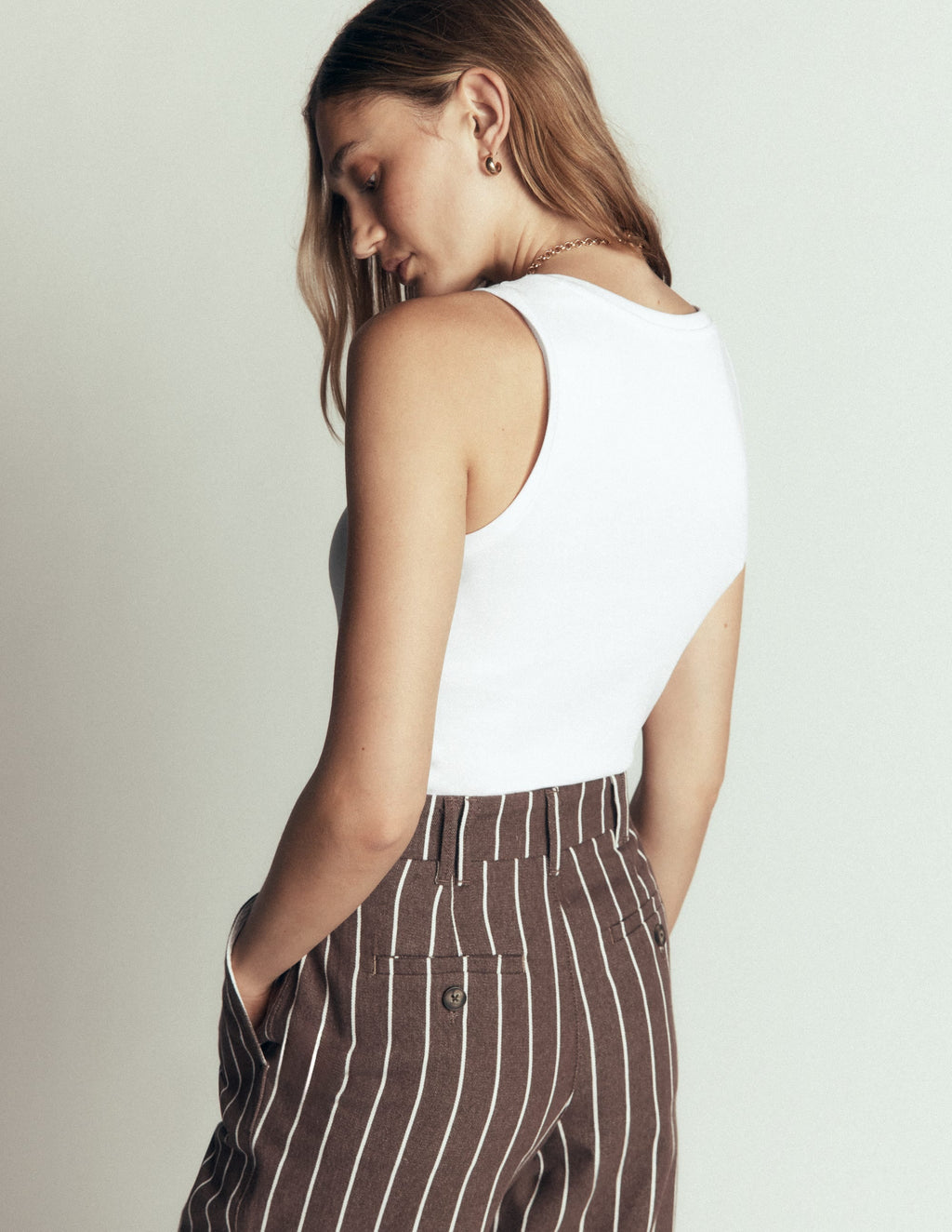 Essential V Neck Vest-White